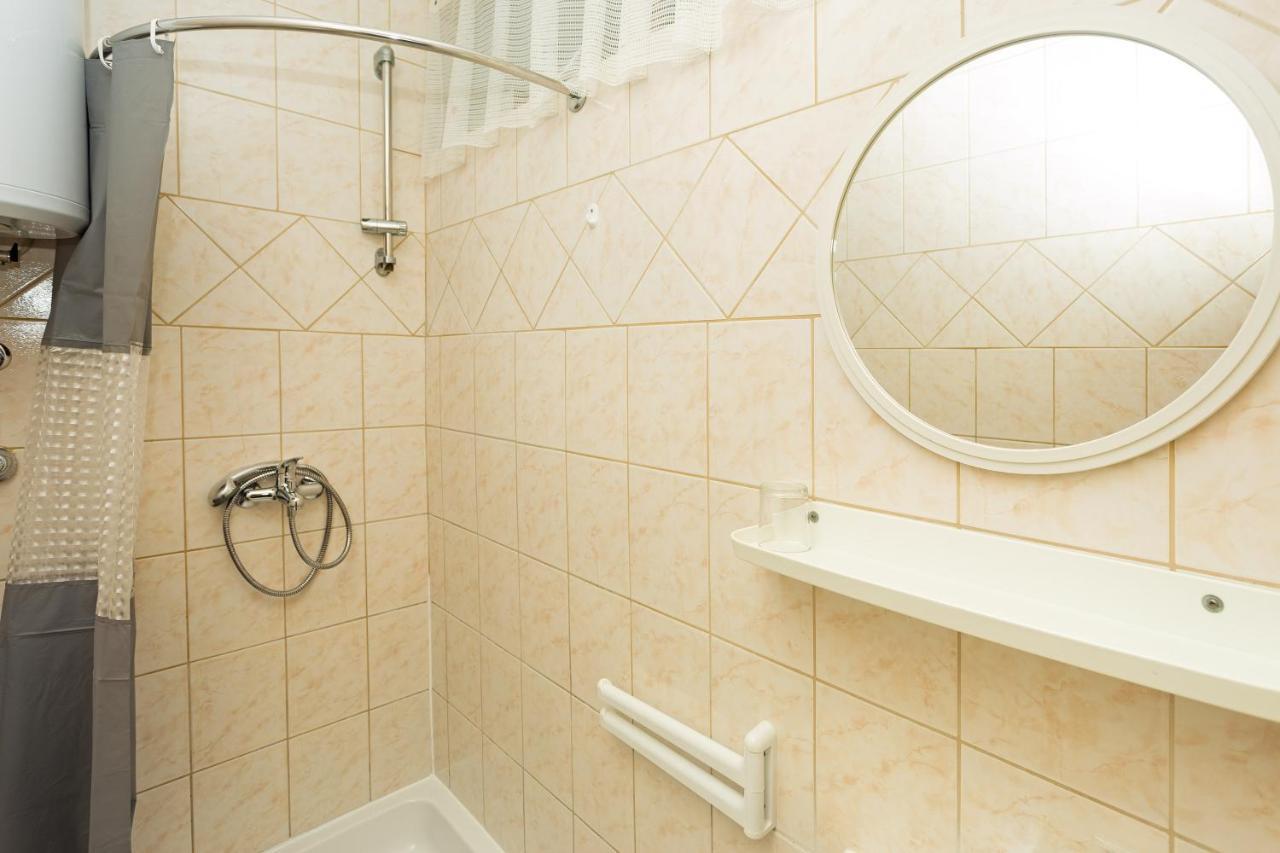 Apartments Julija Хвар Экстерьер фото