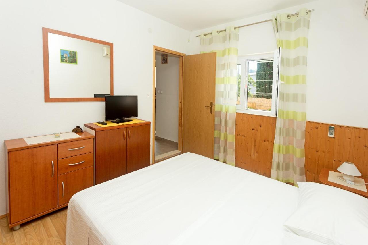 Apartments Julija Хвар Экстерьер фото
