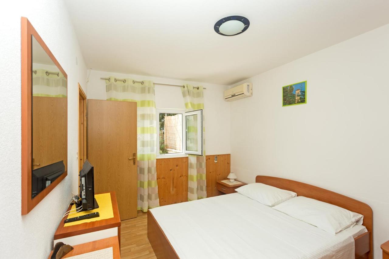 Apartments Julija Хвар Экстерьер фото