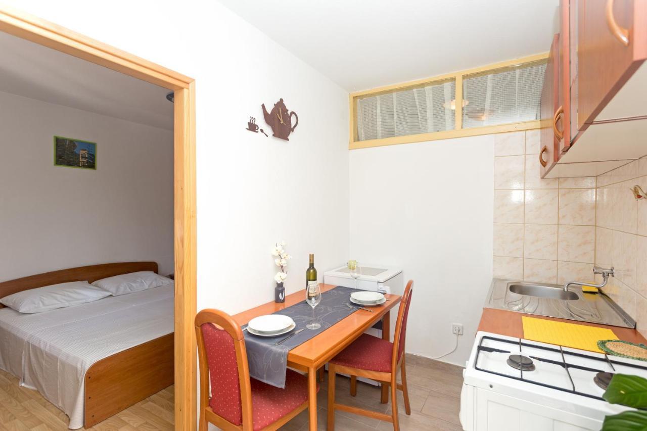 Apartments Julija Хвар Экстерьер фото