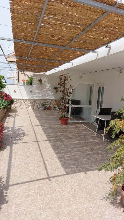 Apartments Julija Хвар Экстерьер фото