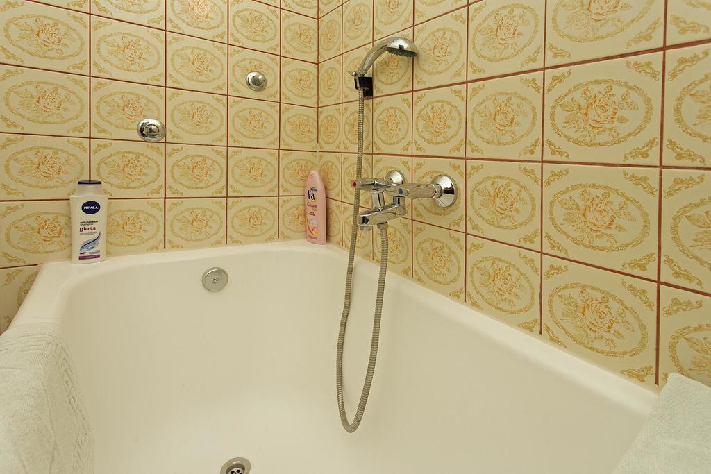 Apartments Julija Хвар Экстерьер фото