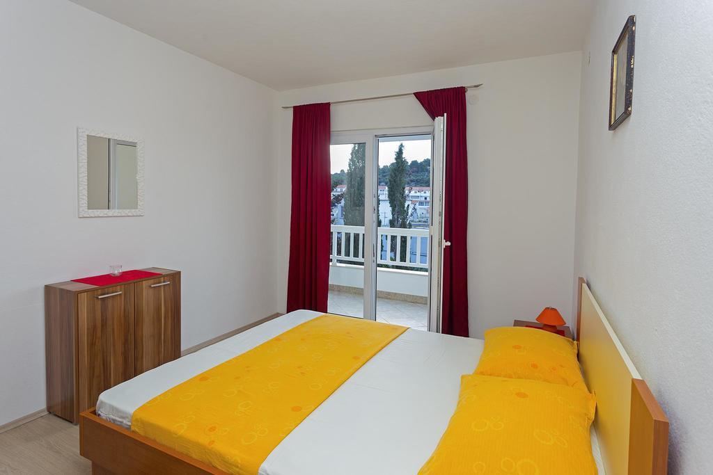 Apartments Julija Хвар Экстерьер фото