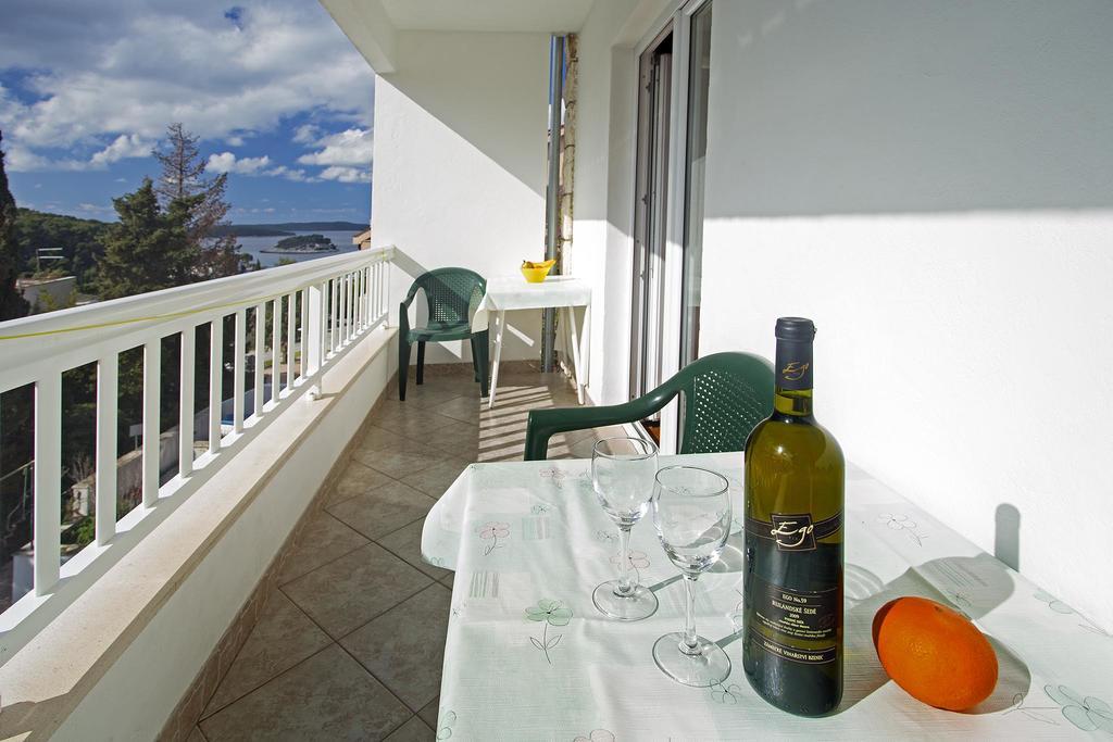 Apartments Julija Хвар Номер фото