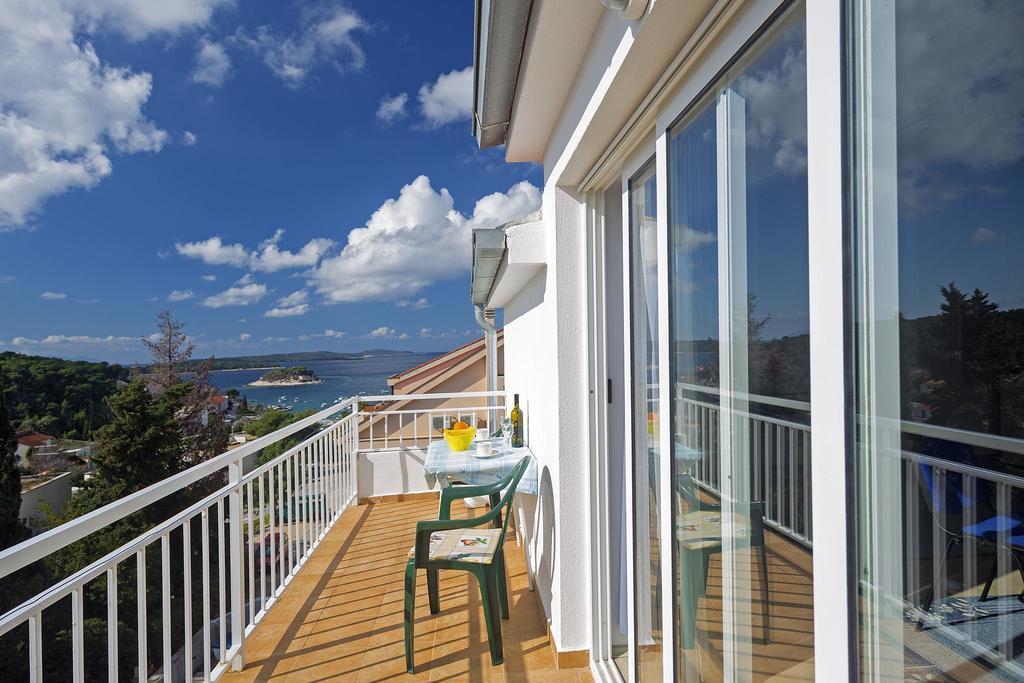 Apartments Julija Хвар Экстерьер фото
