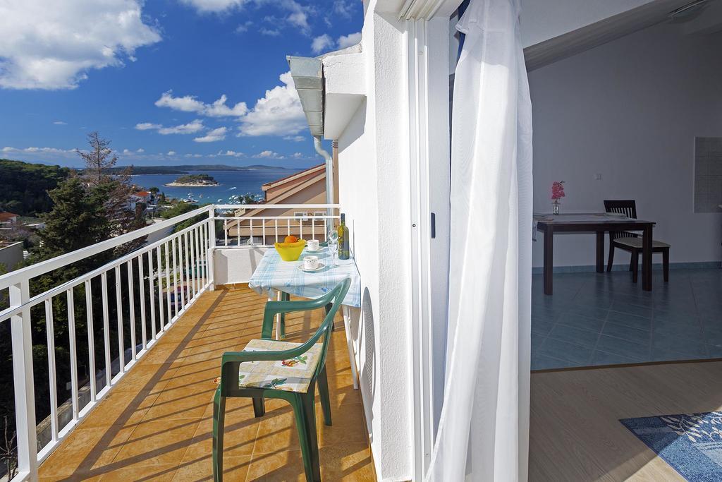 Apartments Julija Хвар Экстерьер фото