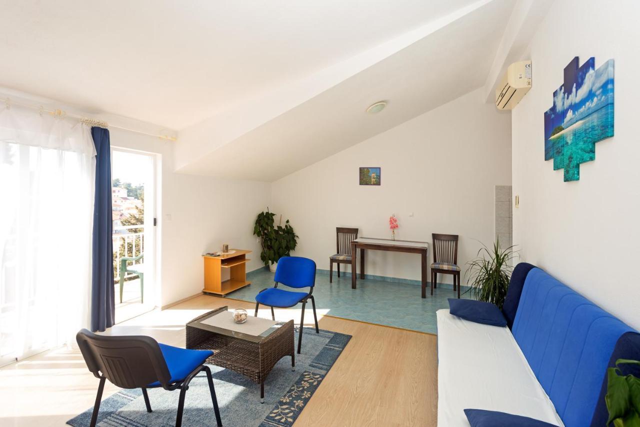Apartments Julija Хвар Экстерьер фото